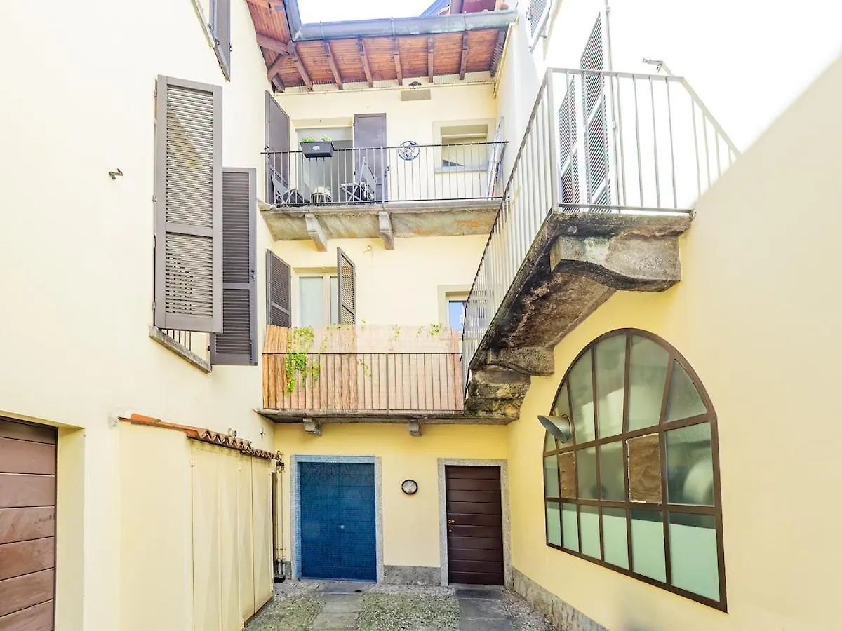 레코 Center House Via Anghileri 아파트