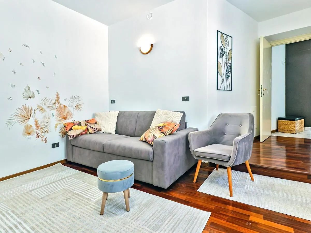 Апартаменты Center House Via Anghileri Лекко Италия