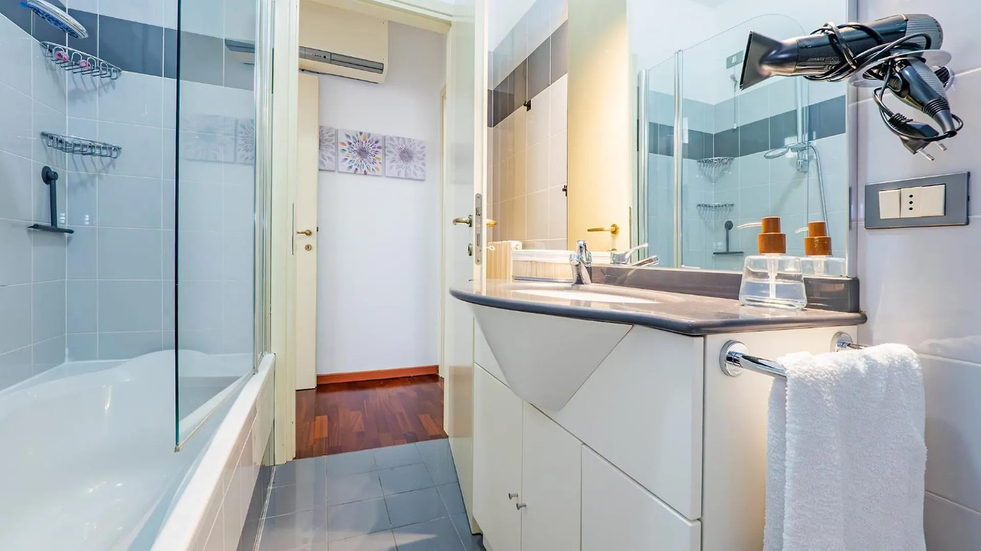 شقة Center House Via Anghileri ليكو